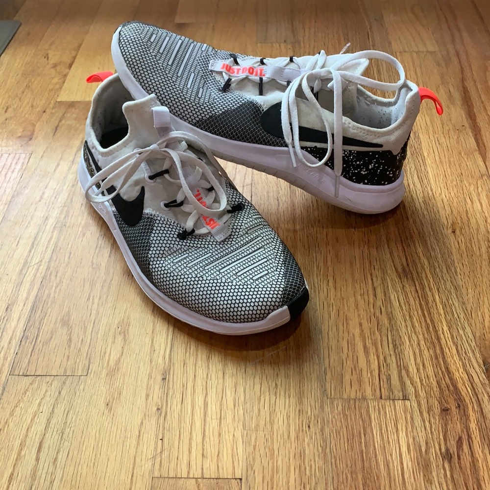 Nike Tennis Shoes